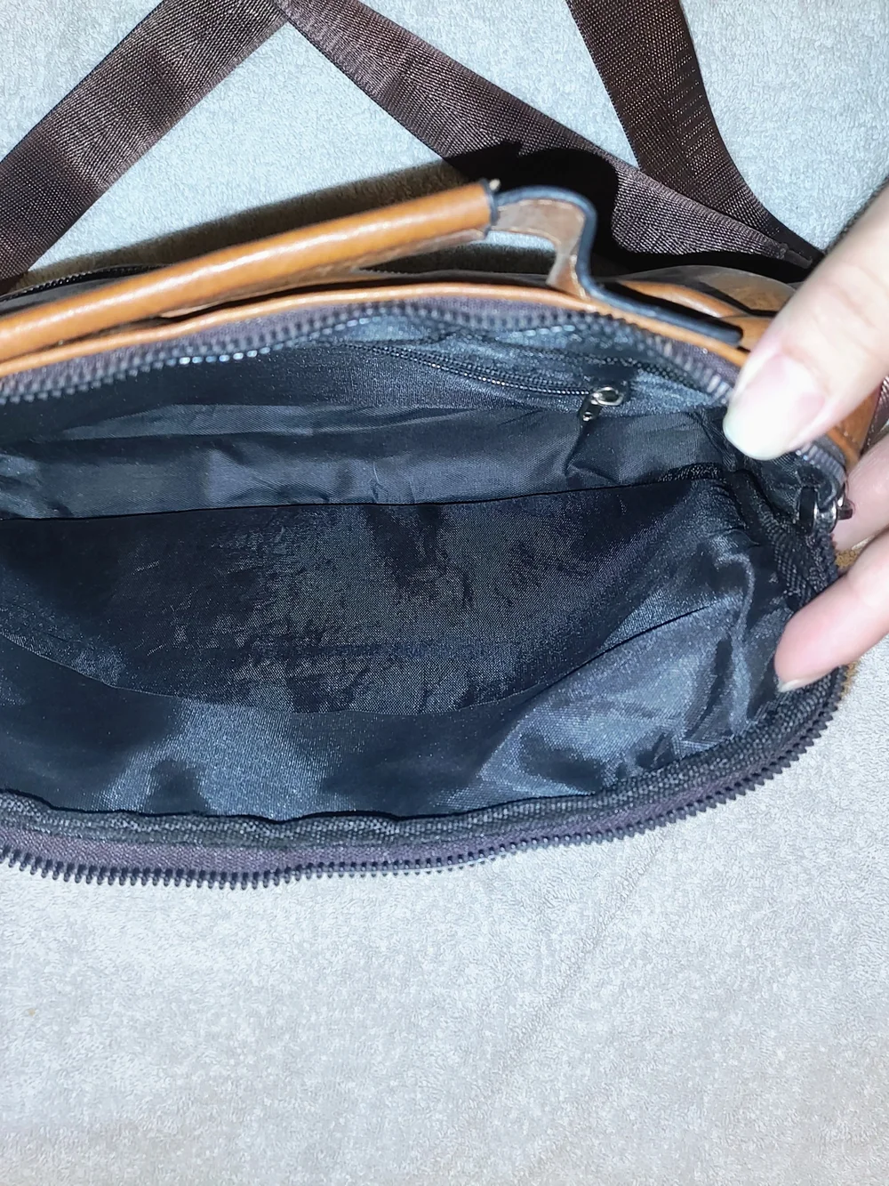 Weixier crossbody messenger